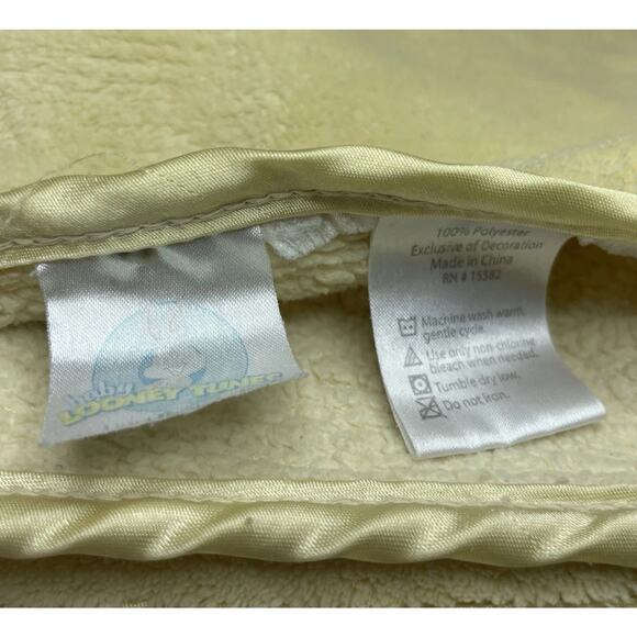 Vintage Baby Looney Tunes Tweety Bird Blanket Yellow Satin Edge Embroidered READ - Picture 8 of 10